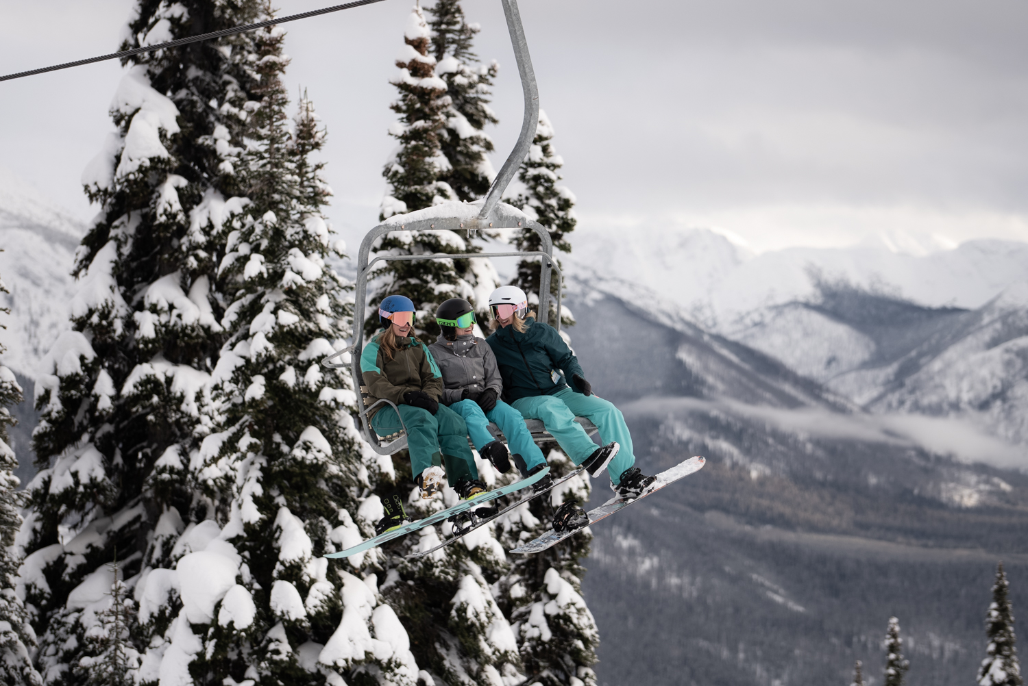 Skier's Paradise: The Best Skiing Resorts in British Columbia - Panda Pod  Hotel