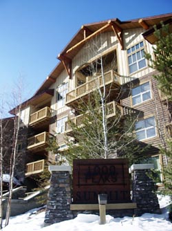 Panorama's The 1000 Peaks Summit Lodge