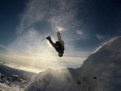 daxjustin-snowseekers- Sun Flare Backflip snowboarder British Columbia Alberta