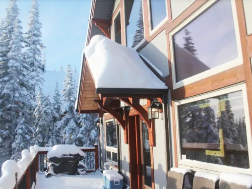 Skiing lodge