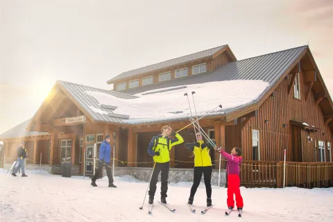 cross country skiing raven lodge mt washington bc stevie froese