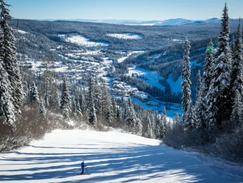 Skiing at Sun Peaks