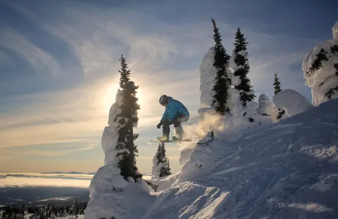 Snowboarding at Big White