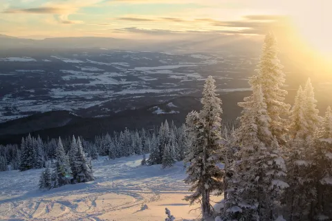 Skiing at Hudson Bay Mountain 