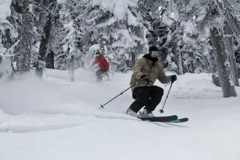 Skiing at Sun Peaks